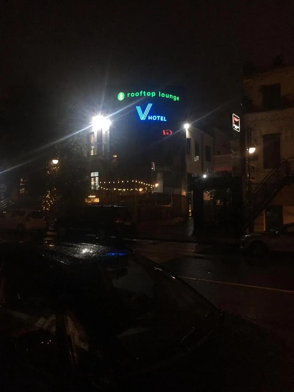 RoofTop / V Hotel · наружное оформление — фотография проекта Labeworx
